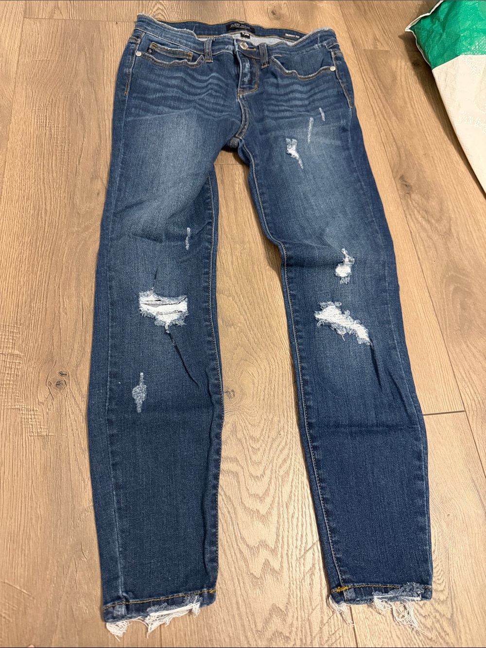 Judy blue size 7 waist 28 Distressed Dark Blue Women's Skinny Jeans @@@@@